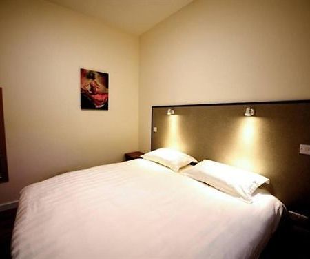The Coaching Barns Motel Wem Exterior photo