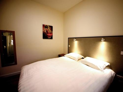 The Coaching Barns Motel Wem Exterior photo